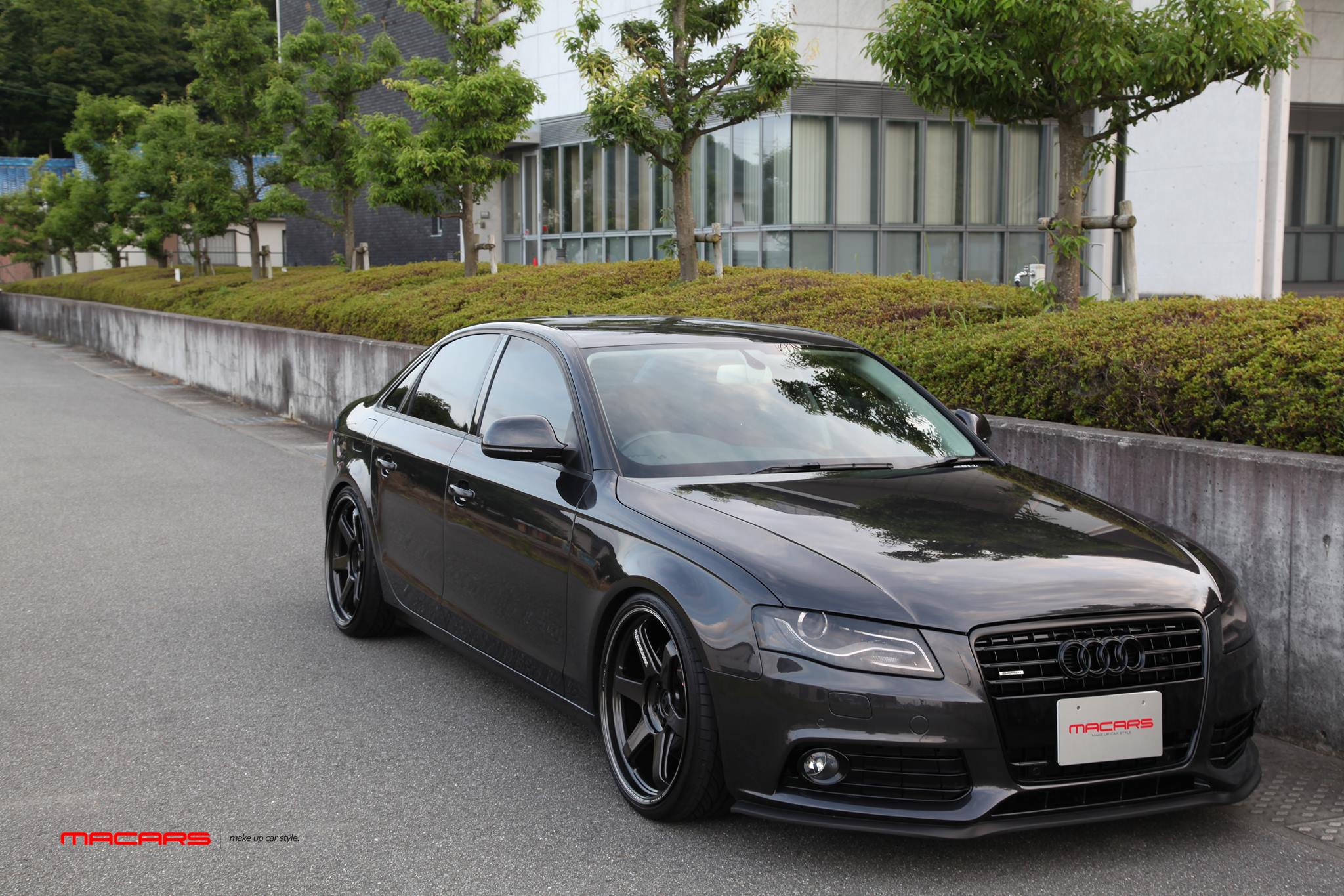 Audi A4/B8 3.2LQ Sedan