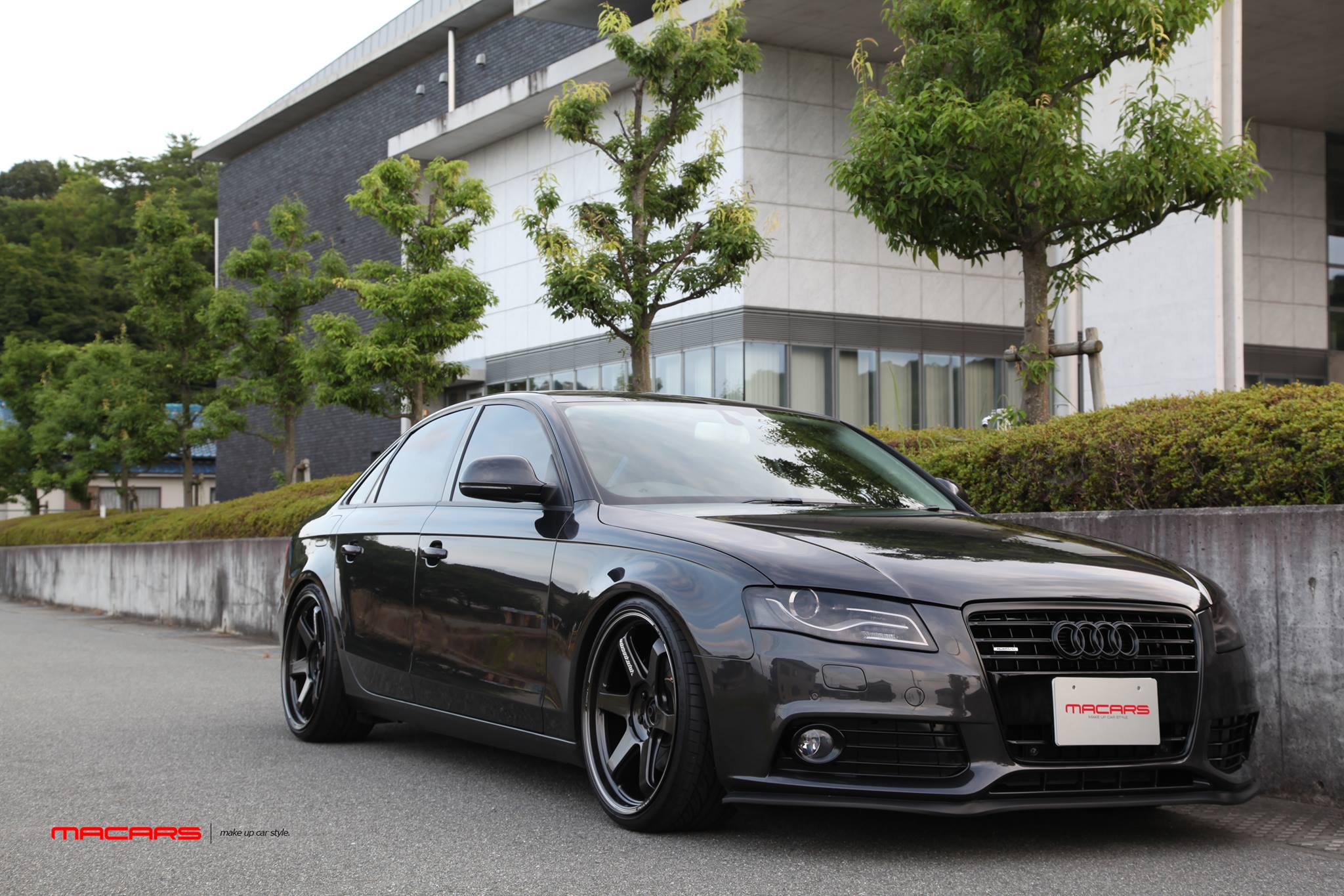 Audi A4/B8 3.2LQ Sedan