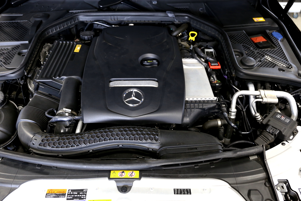 M-BENZ W205/C200 Sedan