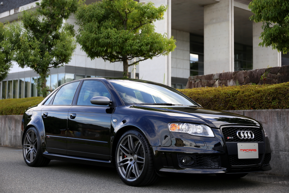 Audi RS4/B7 SEDAN