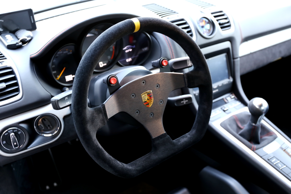 Porsche Cayman GT4
