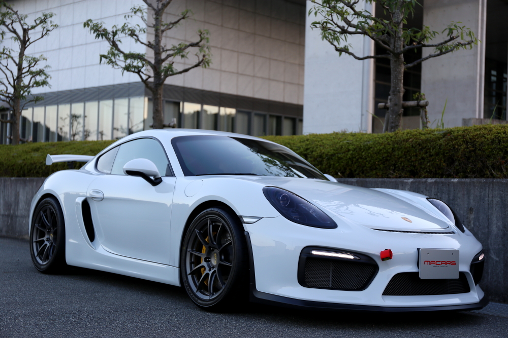 Porsche Cayman GT4
