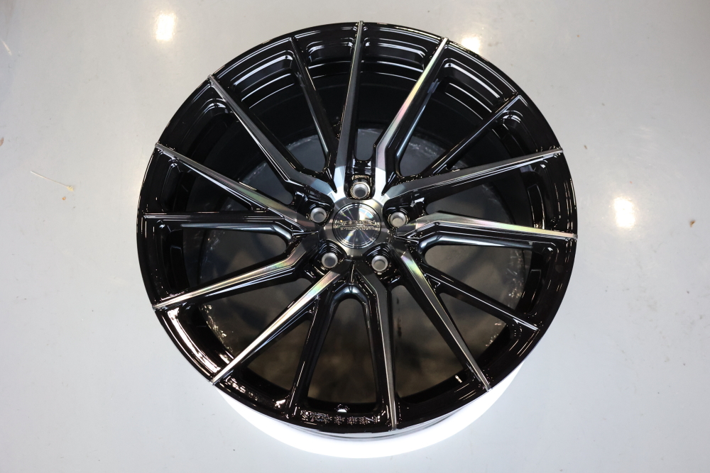 Audi A6/C8 セダン
