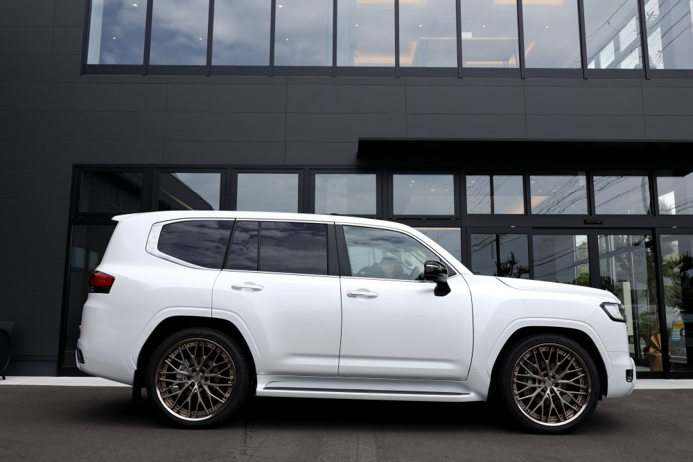 TOYOTA LAND CRUISER 300ZX