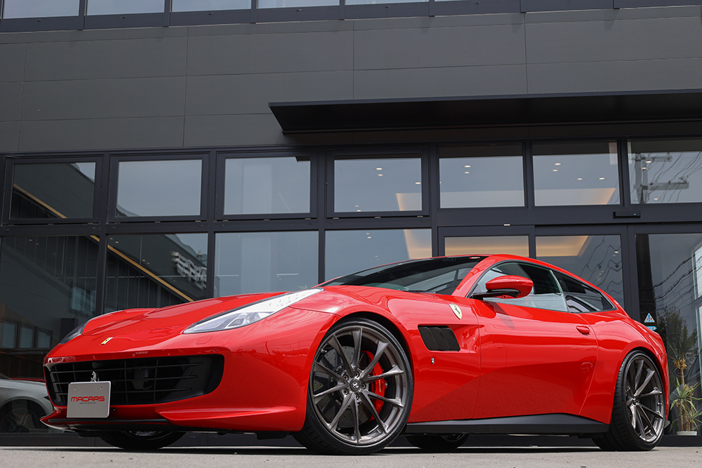 Ferrari GTC4/LUSSO