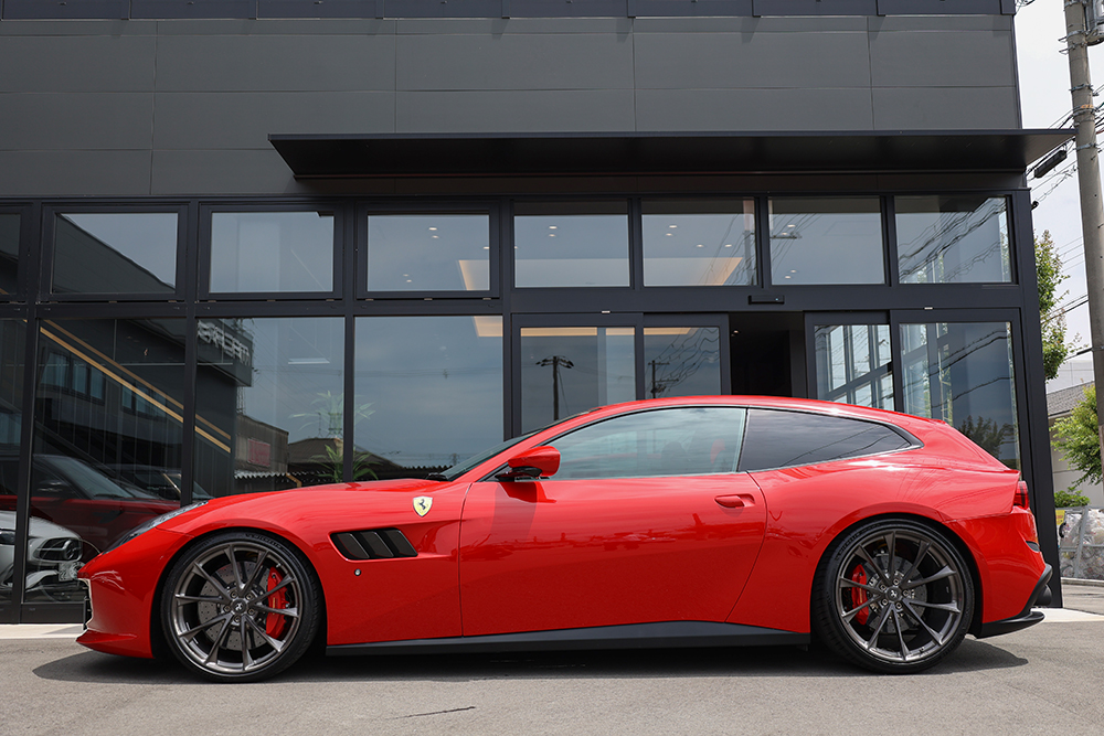 Ferrari GTC4/LUSSO