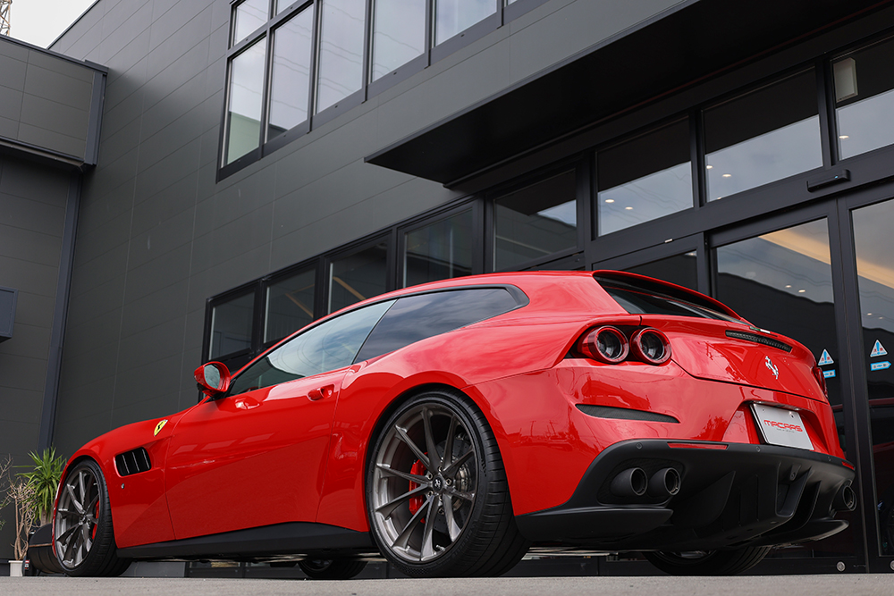 Ferrari GTC4/LUSSO
