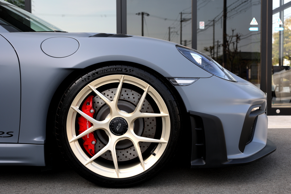 Porsche 718/Cayman GT4RS