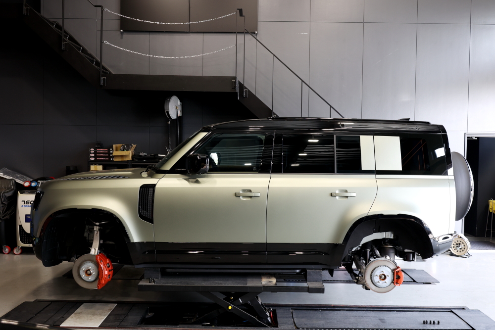 LAND ROVER DEFFNDER 110