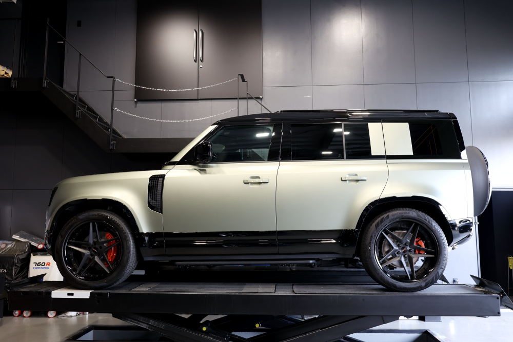 LAND ROVER DEFFNDER 110