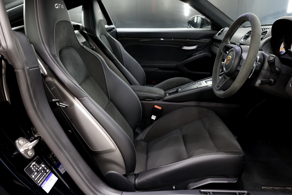 Porsche 718/Cayman GT4