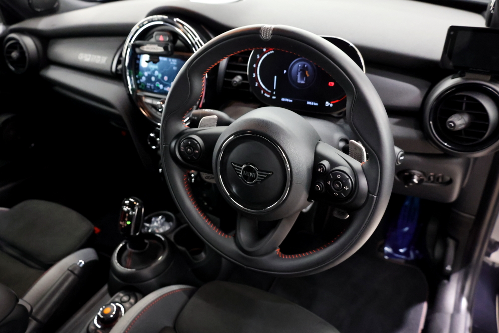 BMW MINI F56