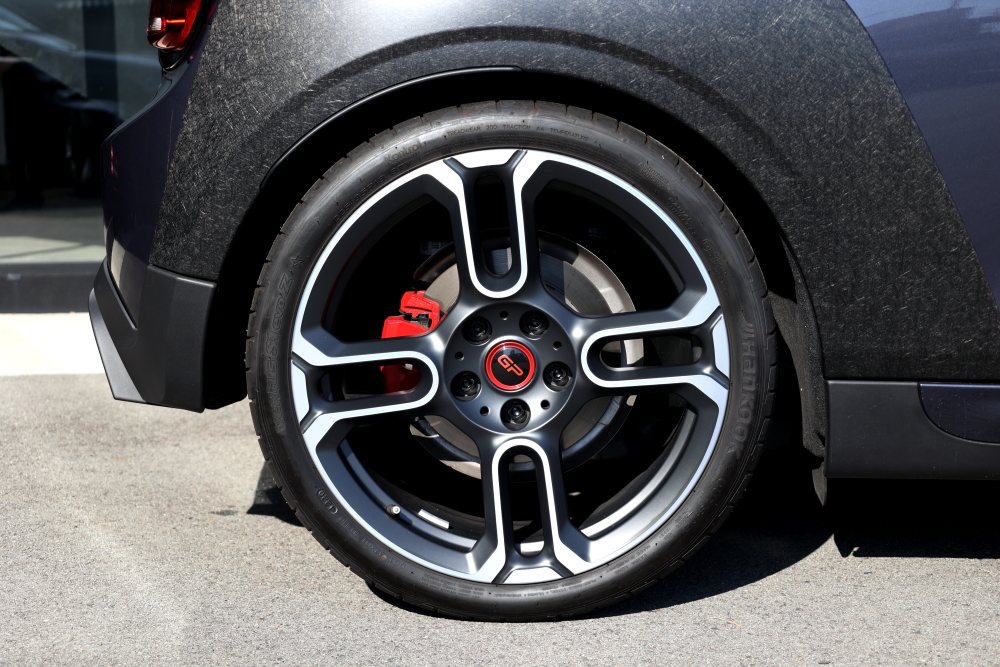 BMW MINI F56