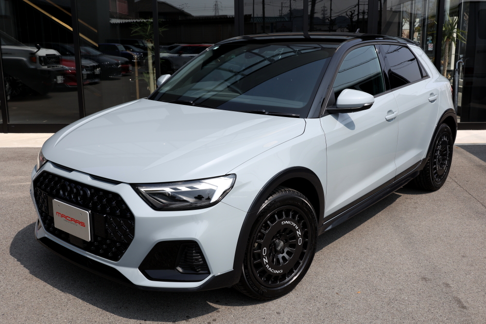 Audi A1 sportsbackシティカーバーリミテッドエディション