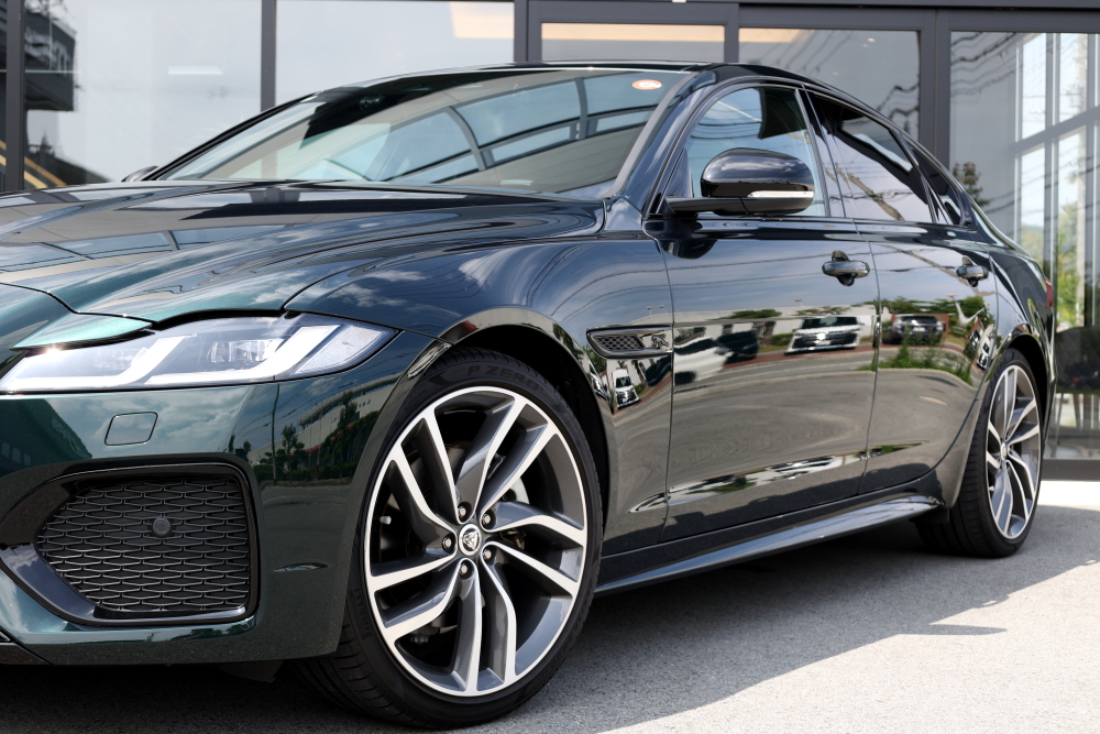 ジャガー XF Rダイナミック SE 2.0L D200