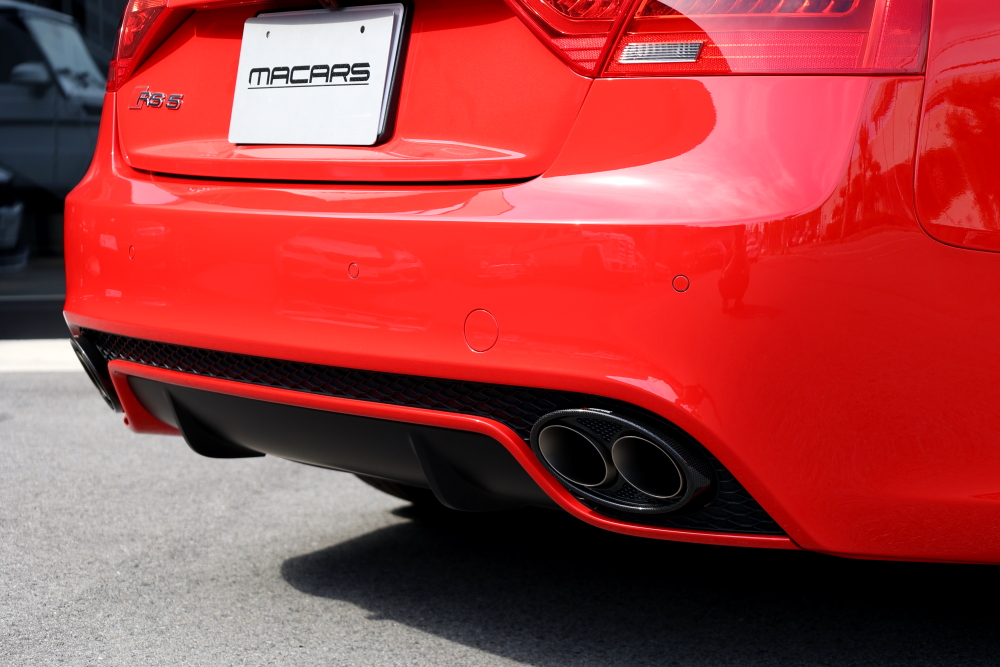 Audi B8.5/RS5 Coupe & AKRAPOVIC カーボンテールパイプ交換！！